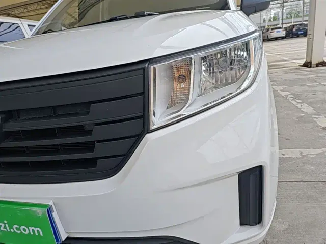 Wuling Hongguang Plus — Фото автомобиля 23