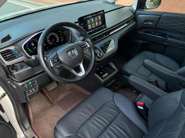 Honda Elysion — Фото автомобиля 8