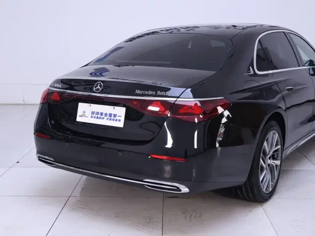 Mercedes-Benz E-Class — Фото автомобиля 8
