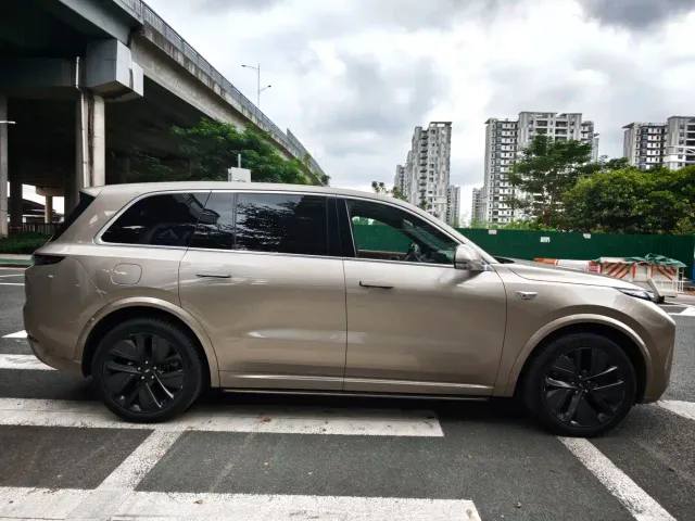 Li Auto L9 — Фото автомобиля 4