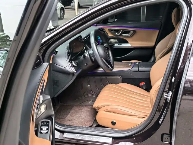 Mercedes-Benz E-Class — Фото автомобиля 8