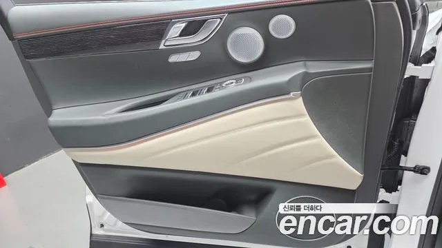 Genesis GV80 — Фото автомобиля 24
