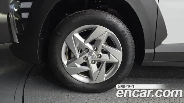 Hyundai Kona Kona (SX2) Бензин 1.6 турбо 2WD — Фото автомобиля 5