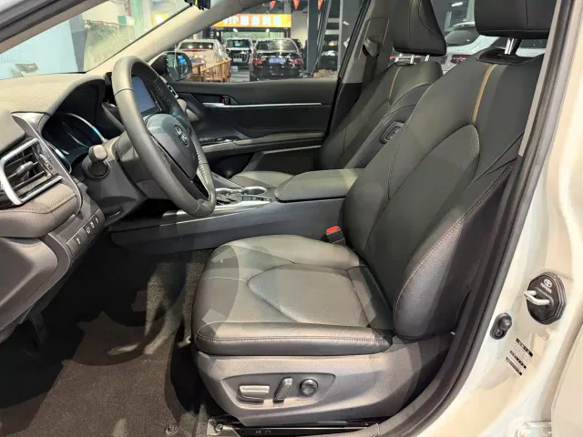 Toyota Camry — Фото автомобиля 11