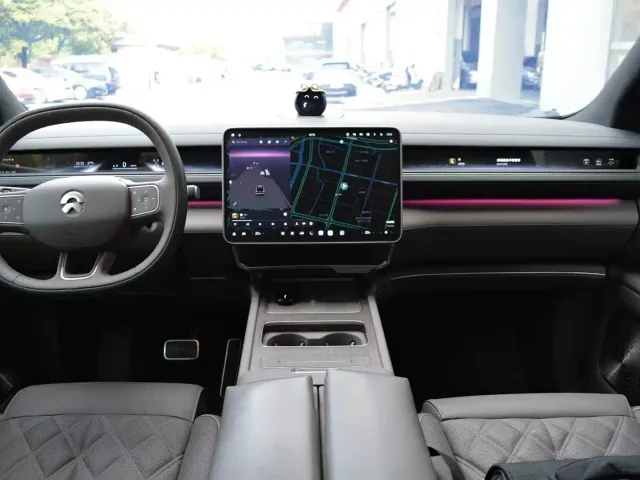 Nio ES8 — Фото автомобиля 11