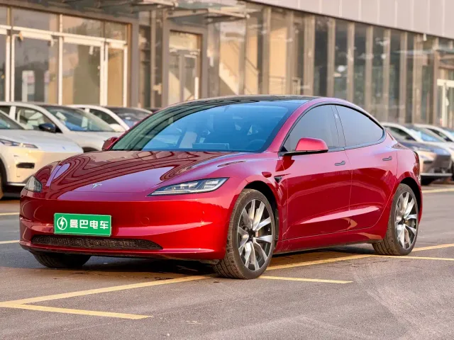 Фотография автомобиля — Tesla Model Y