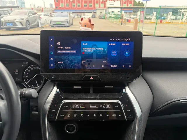 Toyota Harrier — Фото автомобиля 11