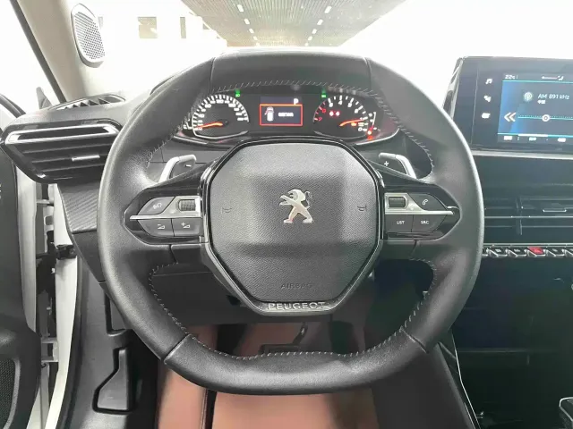 Peugeot 2008 — Фото автомобиля 8