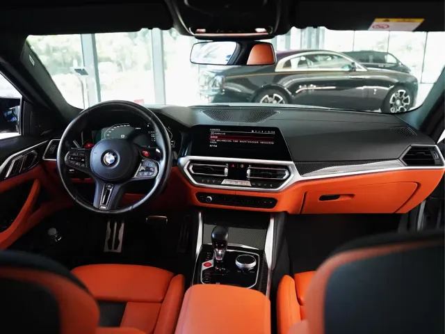 BMW M4 — Фото автомобиля 6