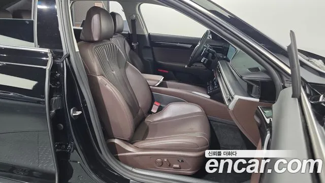 Hyundai Grandeur Grandeur (GN7) 2.5 Бензин 2WD — Фото автомобиля 22