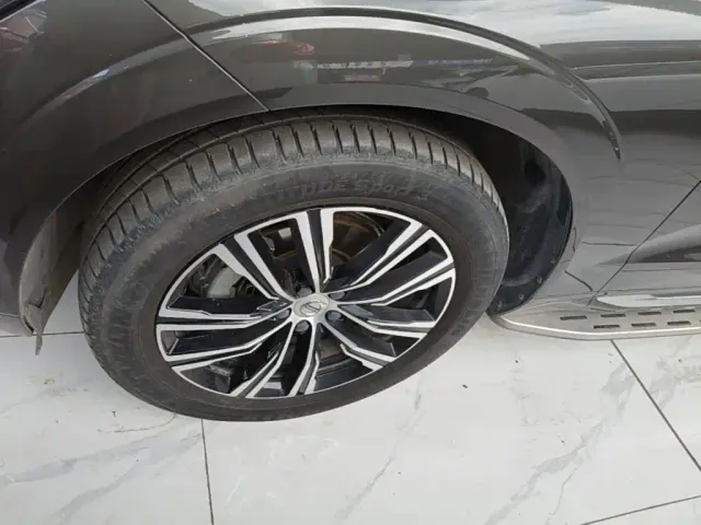 Volvo XC60 — Фото автомобиля 22