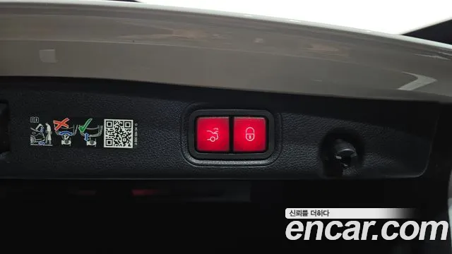 Mercedes-Benz E-Class — Фото автомобиля 22