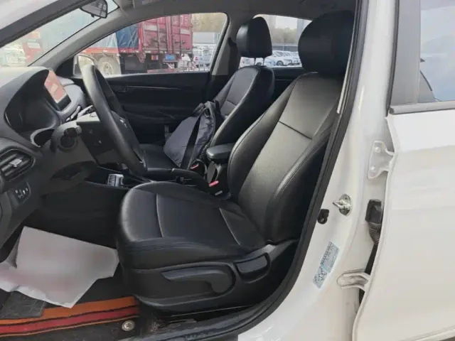 Hyundai Elantra — Фото автомобиля 14