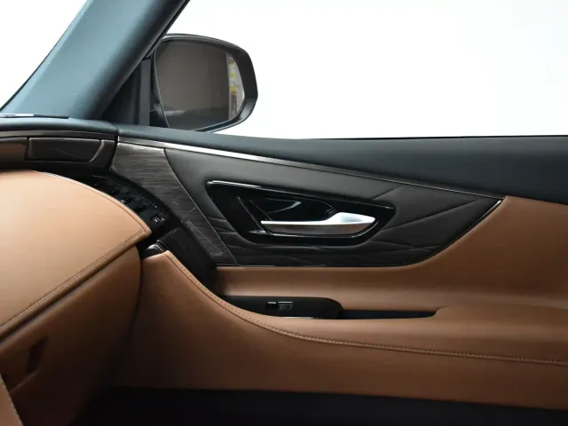 Toyota Alphard — Фото автомобиля 12