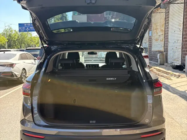 Geely Binyue — Фото автомобиля 12