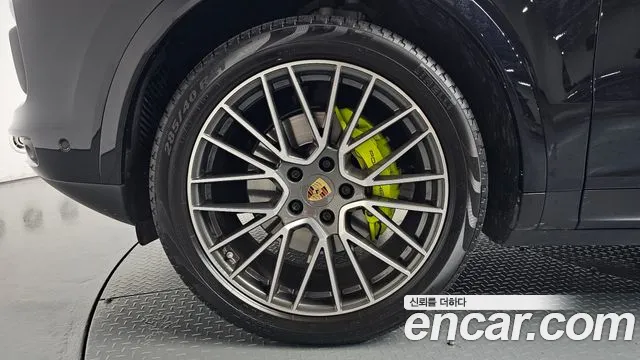 Porsche Cayenne PO536 — Фото автомобиля 4