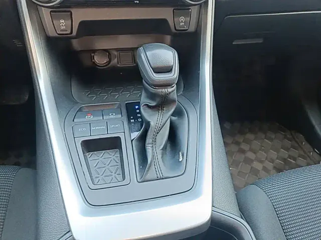 Toyota RAV4 — Фото автомобиля 9