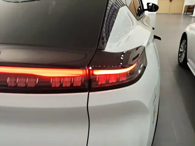 Dongfeng SKY EV01 — Фото автомобиля 7