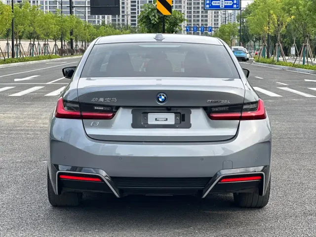 BMW i3 — Фото автомобиля 4