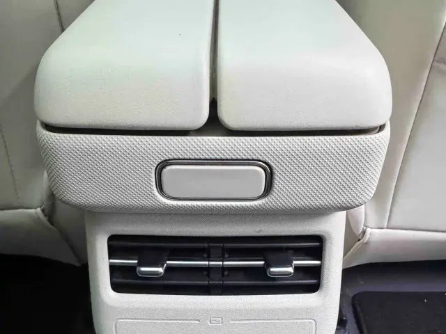 Toyota BoZhi 3X — Фото автомобиля 10