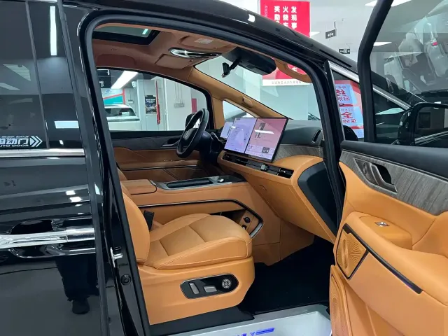 Wey Alpine — Фото автомобиля 14