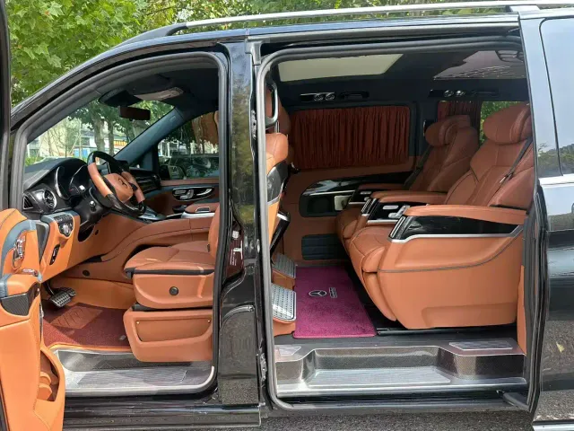Mercedes-Benz V-Class — Фото автомобиля 6
