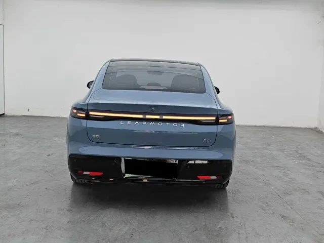 Leapmotor B01 — Фото автомобиля 8