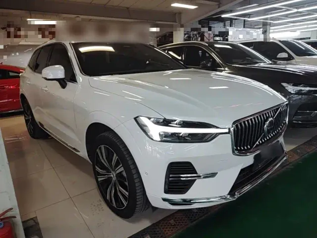 Volvo XC60 — Фото автомобиля 3