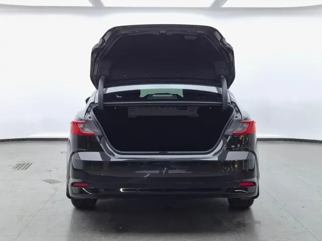 Toyota Camry — Фото автомобиля 12
