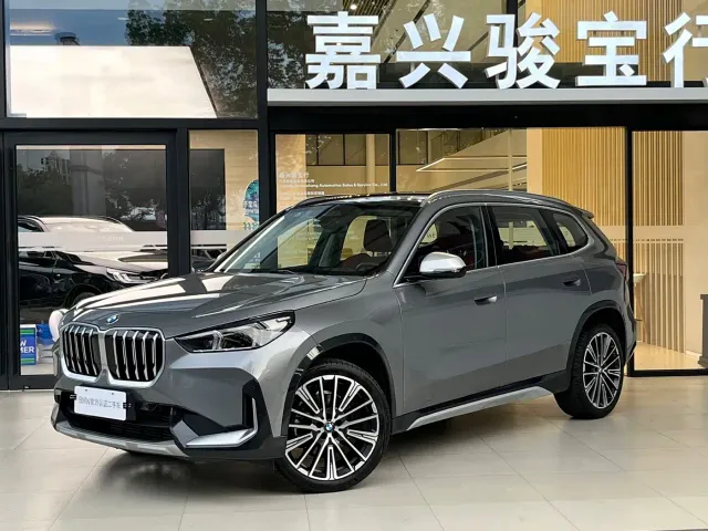 Фотография автомобиля — BMW X1