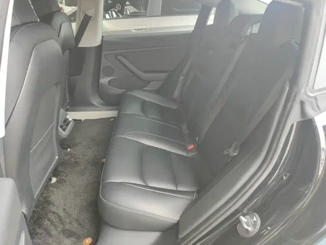 Tesla Model 3 — Фото автомобиля 16