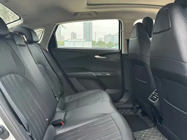 Changan Eado — Фото автомобиля 6