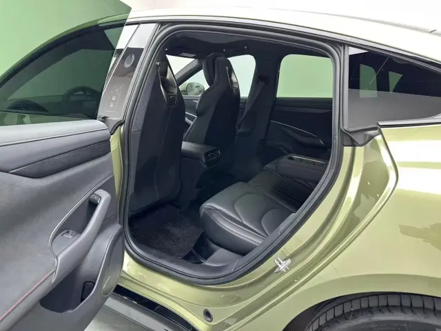 Xiaomi SU7 — Фото автомобиля 6