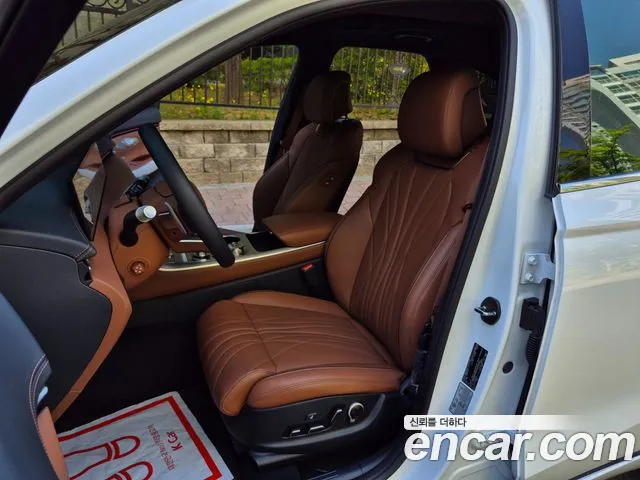 Genesis GV70 2.5T Бензин AWD — Фото автомобиля 8