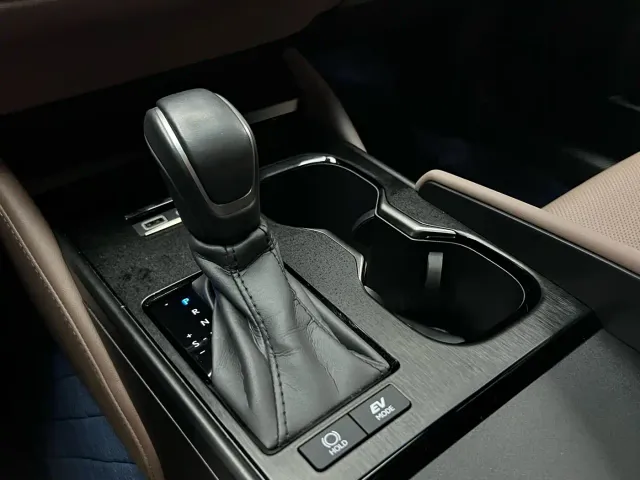Lexus ES — Фото автомобиля 13