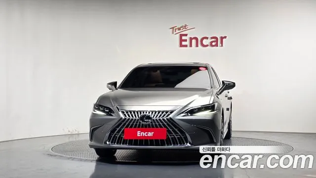 Lexus ES 7th Gen — Фото автомобиля 3