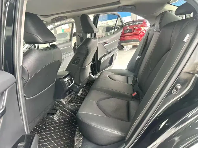 Toyota Camry — Фото автомобиля 6