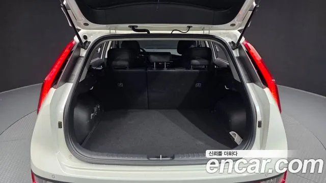 Kia Niro — Фото автомобиля 26