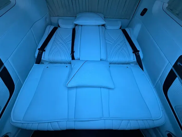 Mercedes-Benz V-Class — Фото автомобиля 16