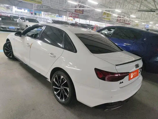 Audi A4L — Фото автомобиля 3