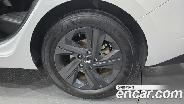 Hyundai Avante CN7 — Фото автомобиля 6