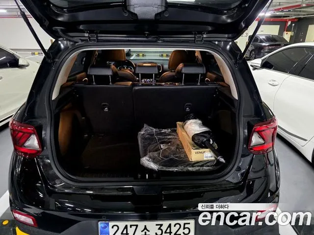 Hyundai Venue — Фото автомобиля 7