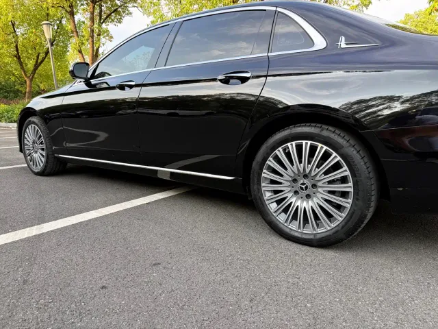 Mercedes-Benz E-Class — Фото автомобиля 7