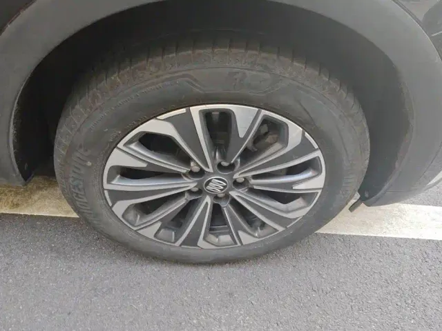 Buick Envision Plus — Фото автомобиля 6