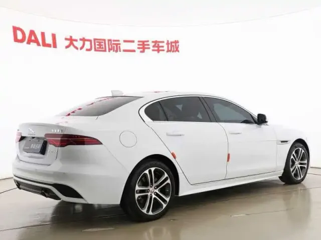 Jaguar XEL — Фото автомобиля 15
