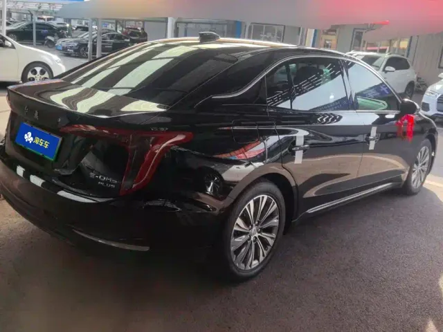 Hongqi E-QM5 — Фото автомобиля 3