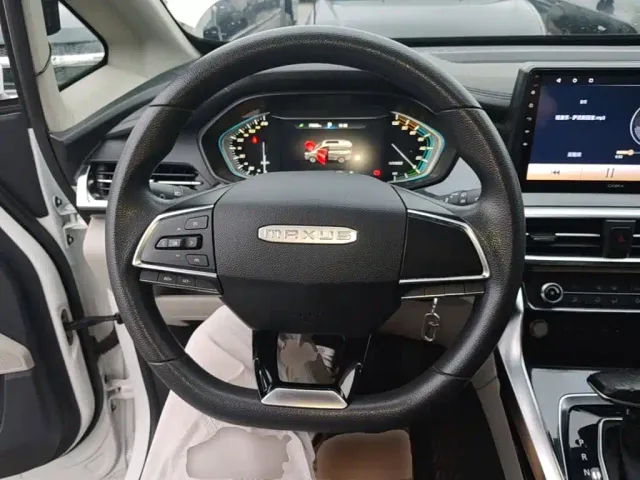 Maxus EUNIQ 5 — Фото автомобиля 10