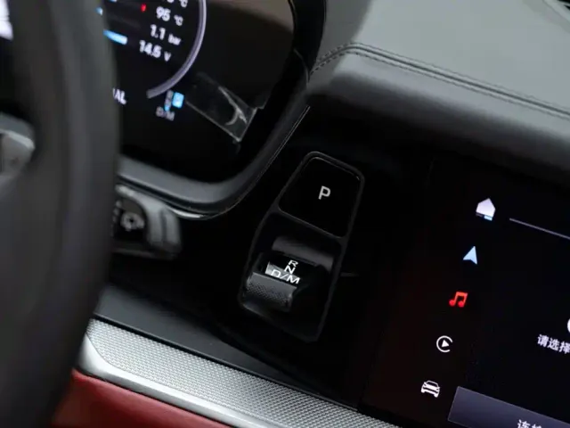 Porsche Cayenne — Фото автомобиля 24