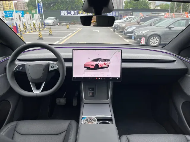 Tesla Model Y — Фото автомобиля 6