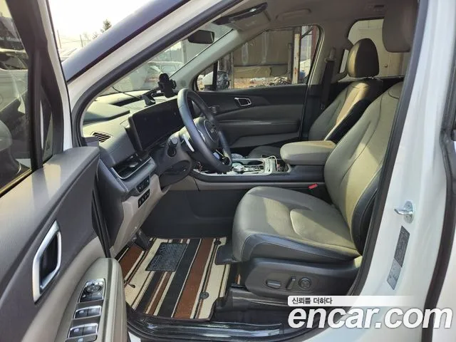 Kia Carnival Generation 4 — Фото автомобиля 5